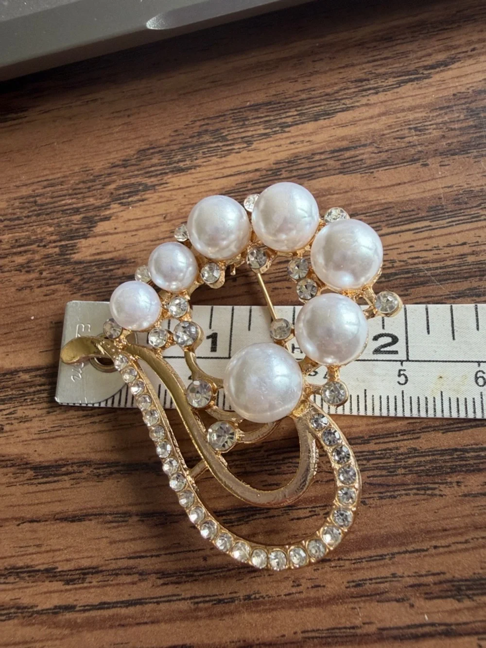 Elegant Pearl & Crystal Heart Brooch